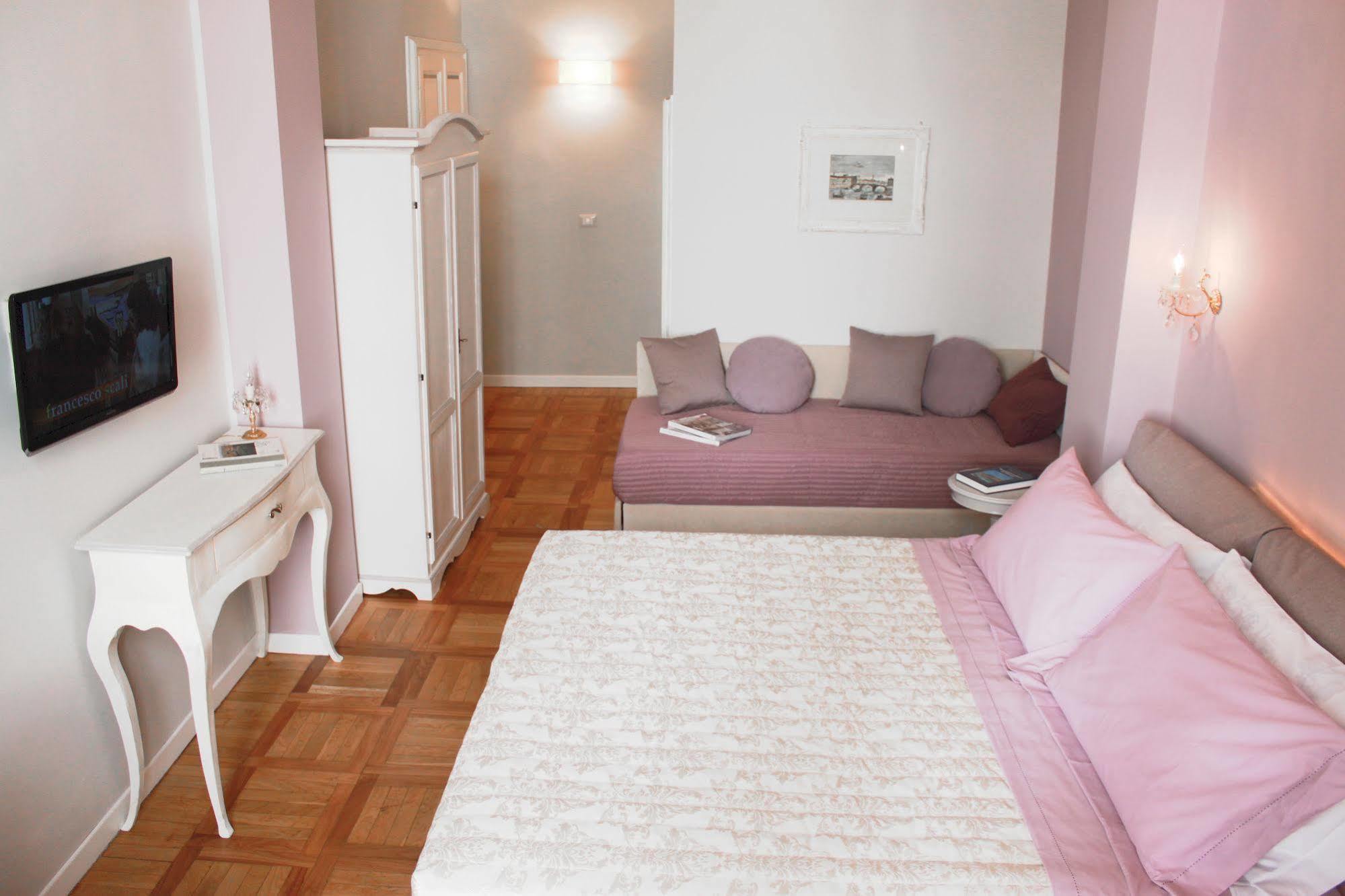Florence Chic Luaran gambar