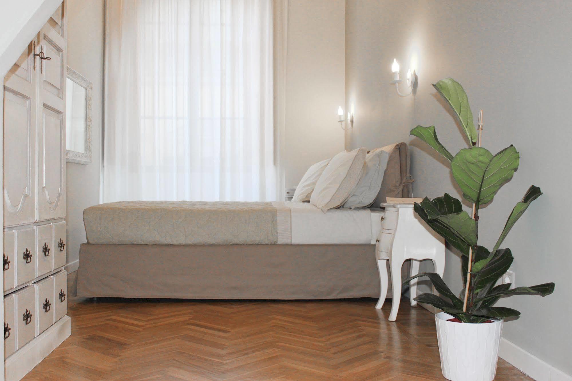 Florence Chic Luaran gambar