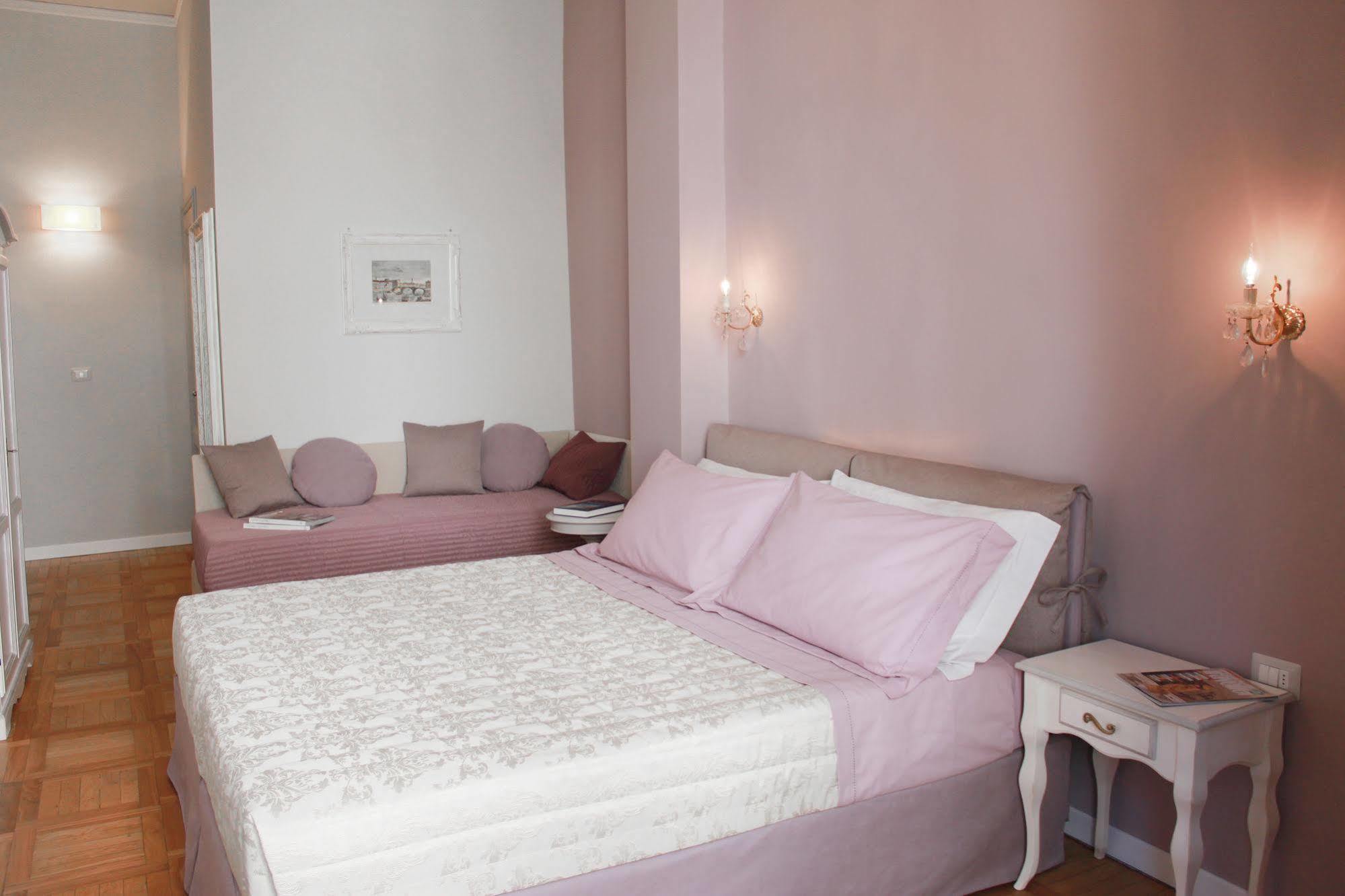 Florence Chic Luaran gambar