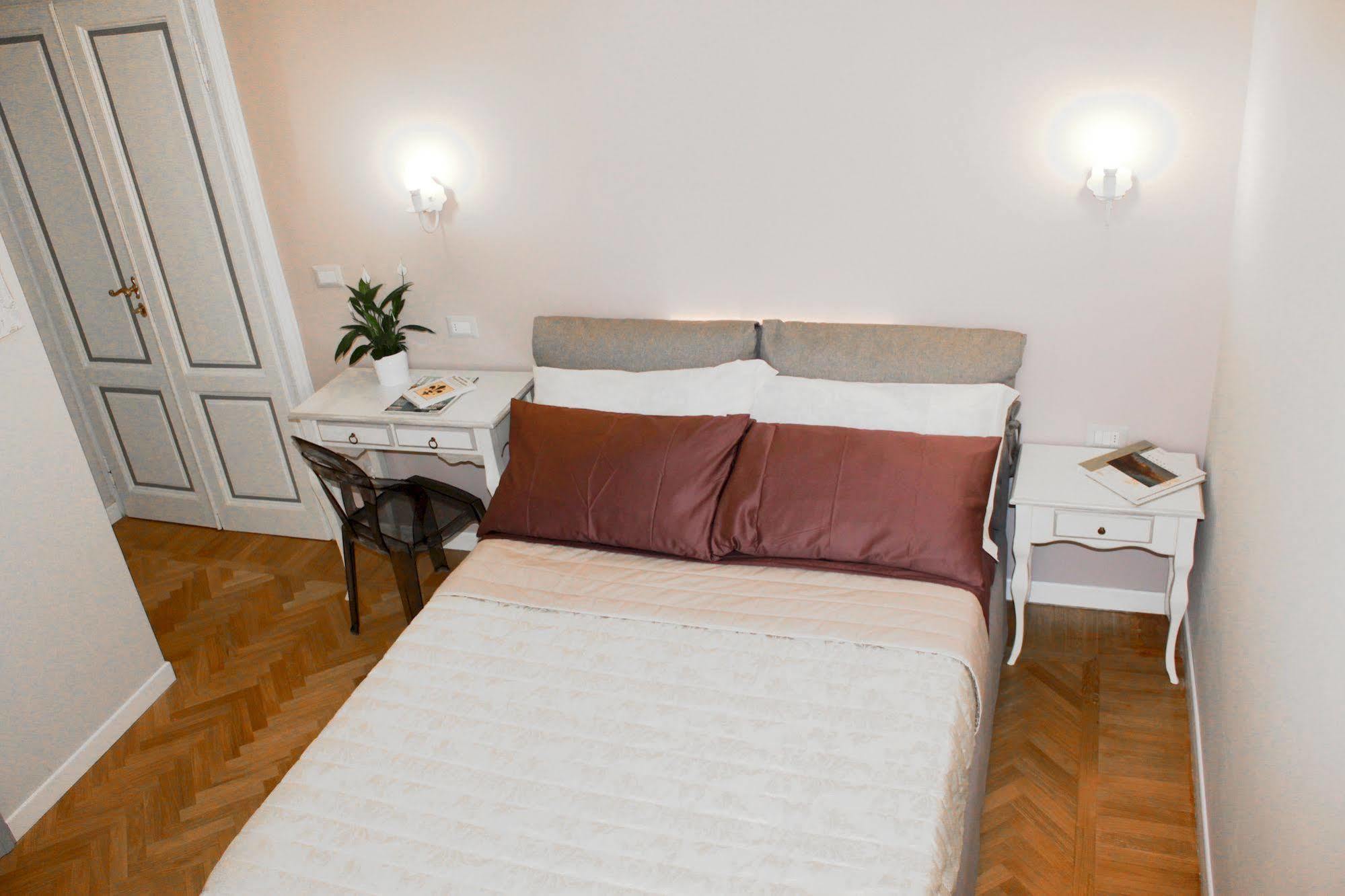 Florence Chic Luaran gambar