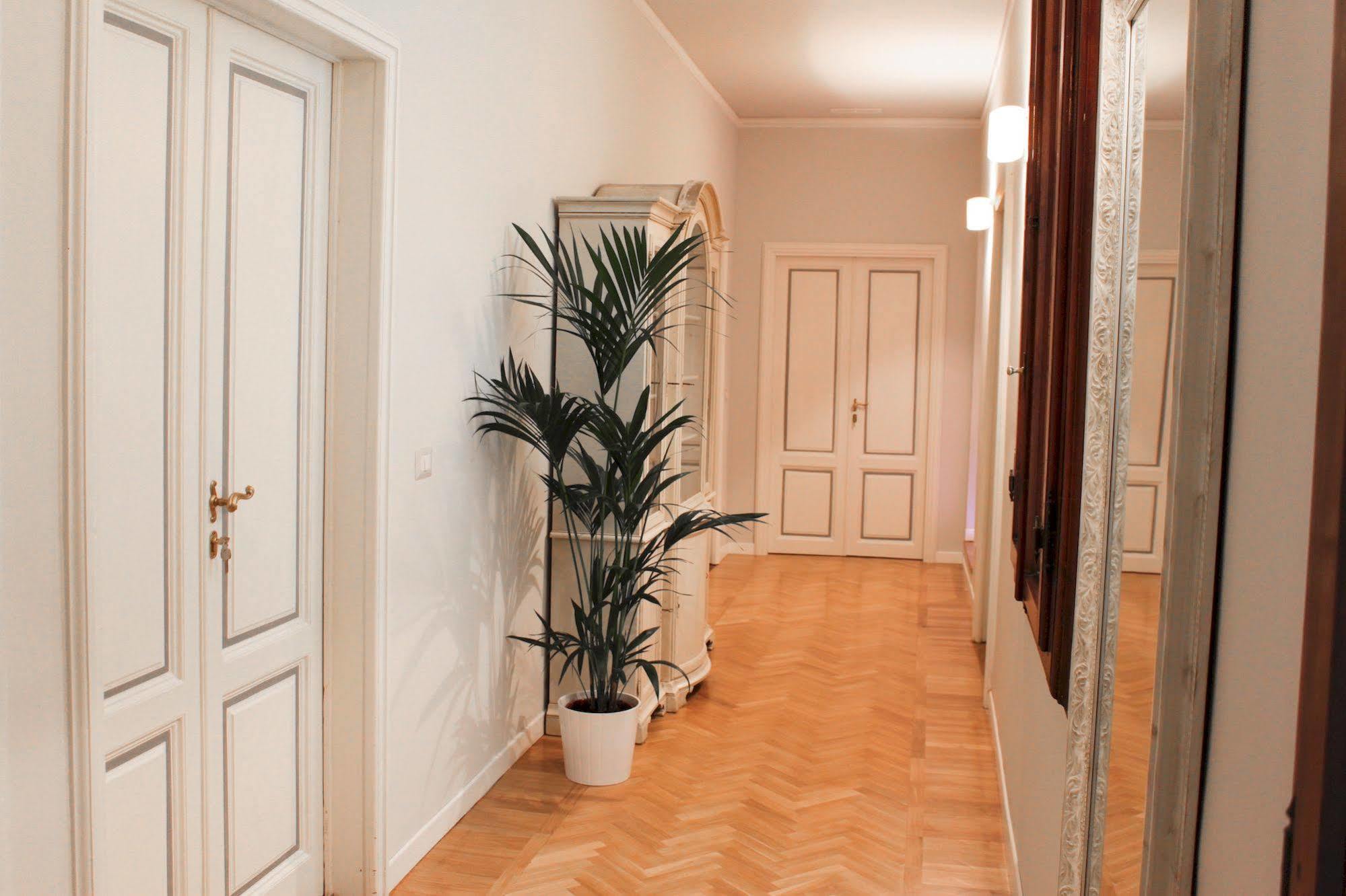 Florence Chic Luaran gambar
