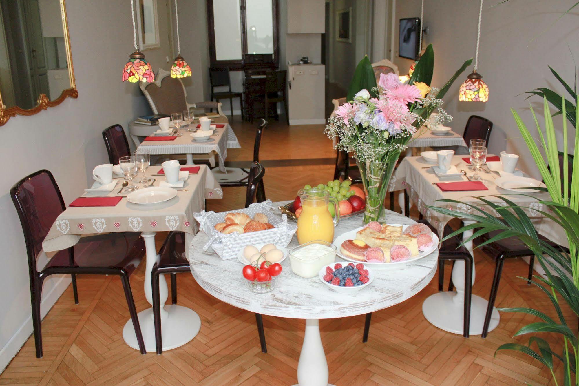 Florence Chic Luaran gambar